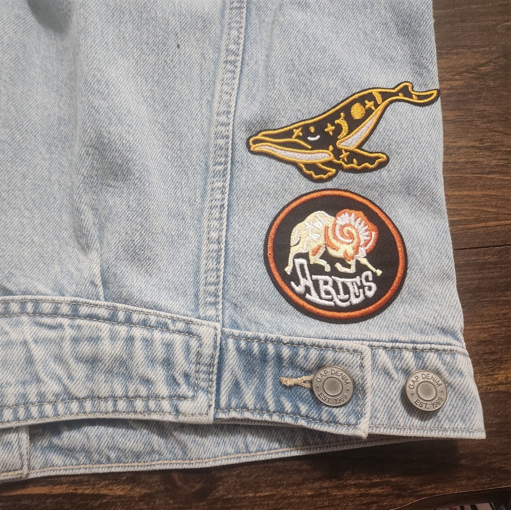 Gap Distressed Denim Jean Vest with Patches small - Picture 6 of 9